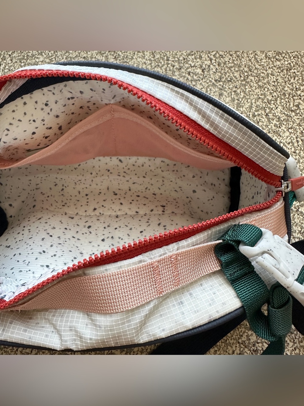 Rapha x Outdoor Voices cycling bar bag - Picture 9 of 11